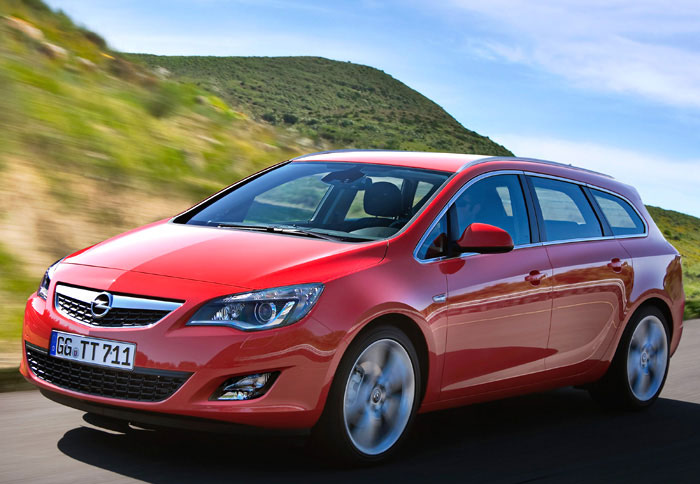 Το νέο Opel Astra Sportstourer θα μοιάζει πολύ με το όχημα της ψηφιακά επεξεργασμένης φωτογραφίας