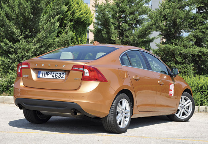 Volvo S60 με όπλο... την τιμή! 