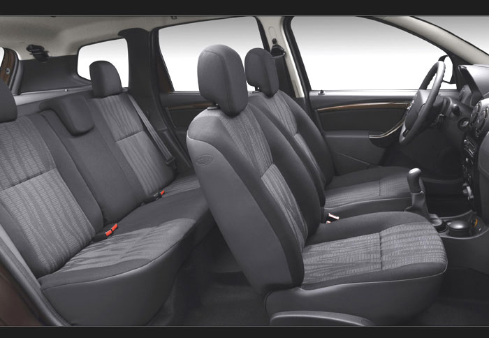 Το εσωτερικό είναι άνετο, ενώ η έκδοση 4X4 θα έχει και πλούσιο εξοπλισμό 