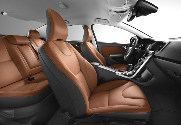To S60 έχει μοναδικό design αλλά και σπορτίφ αίσθηση του επιβεβαιώνεται στο δρόμο 