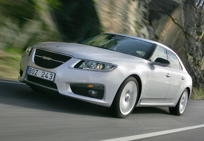 Σαφέστατα πιο ενδιαφέρον σχεδιαστικά, αλλά και, κυρίως, ολικά αναβαθμισμένο, το νέο Saab 9-5 στοχεύει σε μια καλύτερη παρουσία από αυτή του προκατόχου
