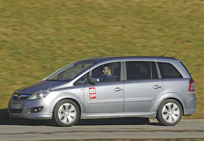 Το νέο 5008 vs Grand Scenic και Zafira 