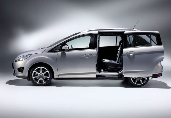 Βασικό γνώρισμα του Grand C-Max είναι οι συρόμενες πίσω πόρτες