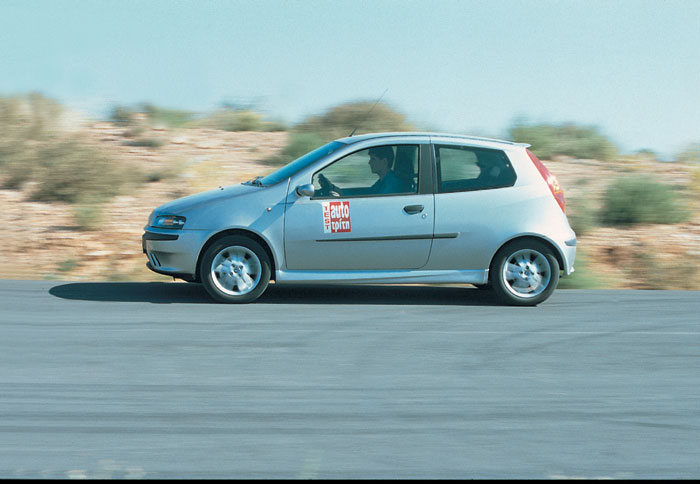 Ο «βασιλιάς» στην αγορά των μεταχειρισμένων, για το διάστημα που έχουμε διανύσει, είναι αναμφίβολα το Fiat Punto, με 4.797 πωλήσεις. 