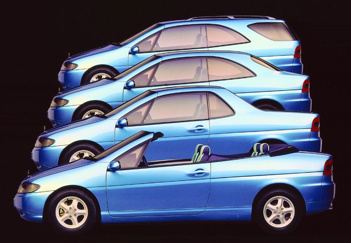 Το Vario Research Car του 1995 είναι 4 σε 1 όχημα, καθώς μετατρέπεται από sedan σε station wagon και από coupe σε cabrio.