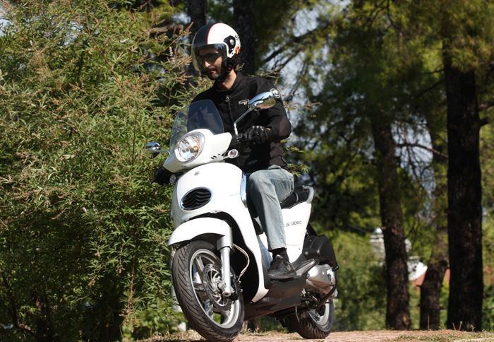 Τι κι αν διαμαρτύρεται εύκολα υπό πίεση; Είναι άνετο, πρακτικό και οικονομικό, τόσο σε απόκτηση, όσο και σε κατανάλωση.