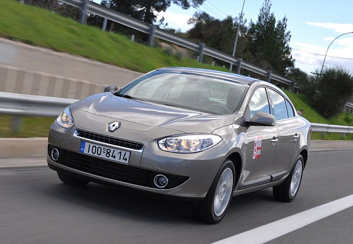 Ακριβότερο, αλλά καλύτερα εξοπλισμένο είναι το Renault Fluence, με την τιμή του, πάντως, να παραμένει άκρως ελκυστική.