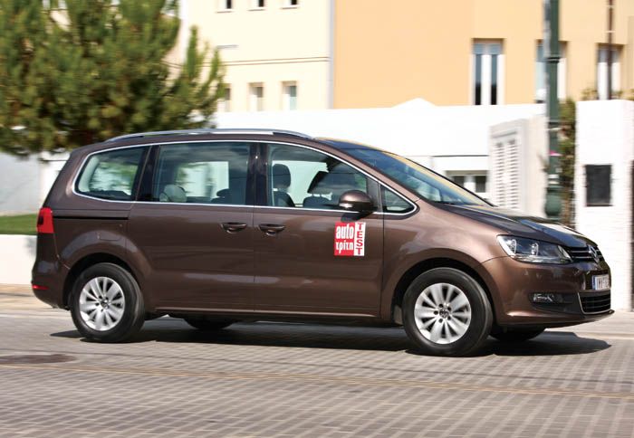 Στο δρόμο, το Sharan εκπλήσσει ευχάριστα με την κορυφαία ποιότητα κύλισης που διαθέτει.