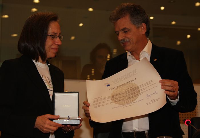 Ευτυχώς, υπάρχουν ακόμα κάποιοι Έλληνες η αξία των οποίων αναγνωρίζεται και στο εξωτερικό. 