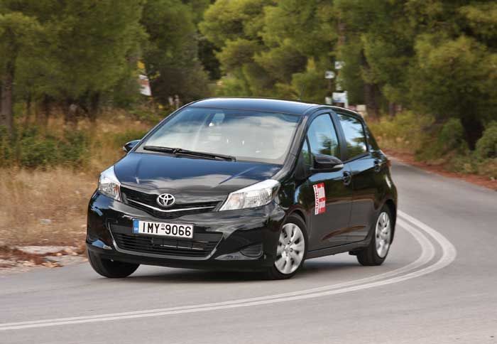 Το Toyota Yaris, παρότι έχασε την πρώτη θέση του μήνα, διατηρήθηκε στην πρώτη θέση του τριμήνου με 1.858 πωλήσεις.