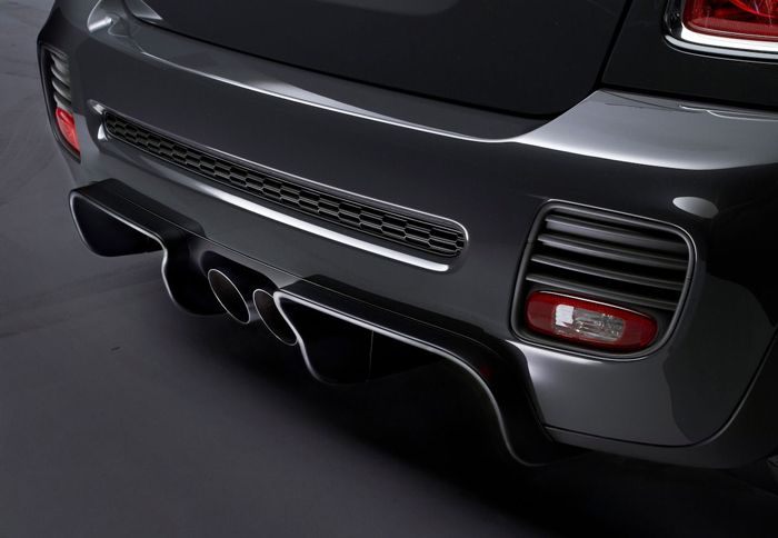 Από τις λίγες, αλλά ουσιαστικές αλλαγές που έγιναν είναι ο πίσω -σωστά μελετημένος- διαχύτης.