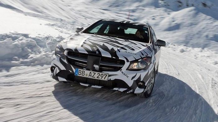 Στην CLA 45 AMG θα λανσαριστεί και η νέα, ηλεκτρονικά ελεγχόμενη τετρακίνηση 4-ΜΑΤΙC, που έχει εξελίξει η Mercedes-Benz για μοντέλα με εγκάρσια τοποθε