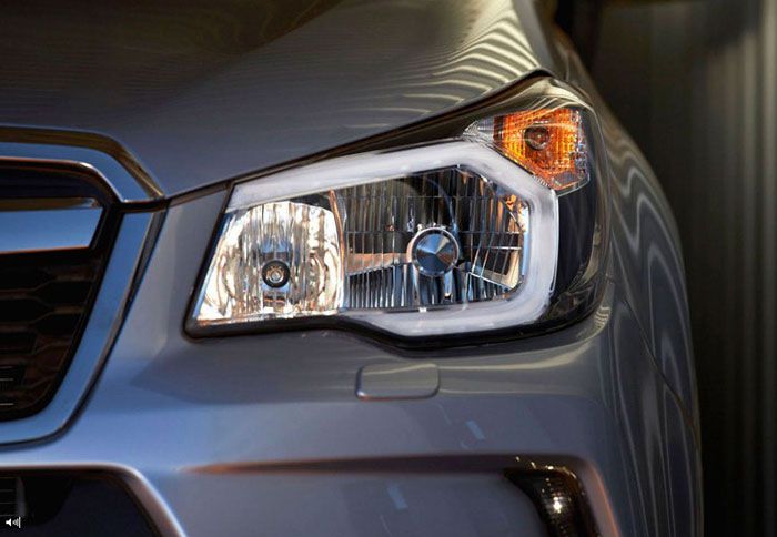 Νέα μάσκα και νέα φωτιστικά σώματα, για το Forester.