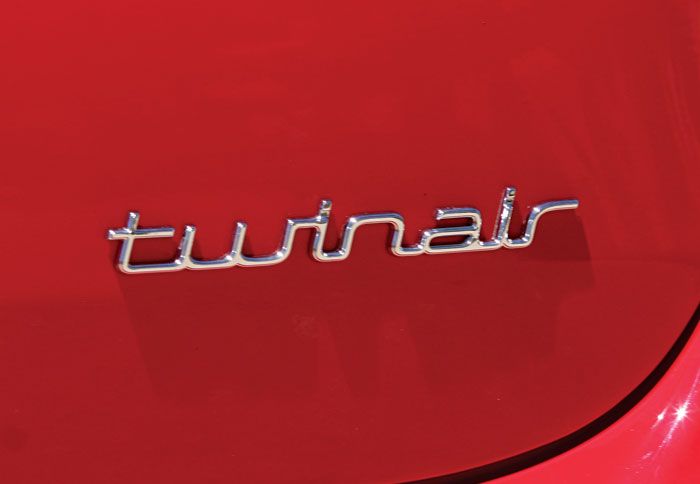 Το Fiat Punto 2012 TwinAir με το δικύλινδρο TwinAir βενζινοκινητήρα ξεκινάει από τα 12.100 ευρώ με απόσυρση.
