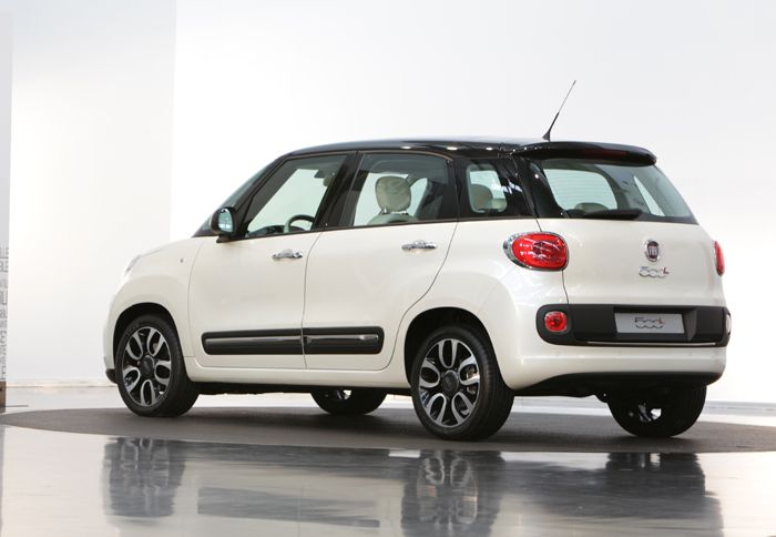 Το νέο Fiat 500L έχει αμάξωμα ενός όγκου και συνολικό μήκος 4,14 μέτρων, πλάτος 1,78 μέτρων και ύψος 1,66 μέτρων.
