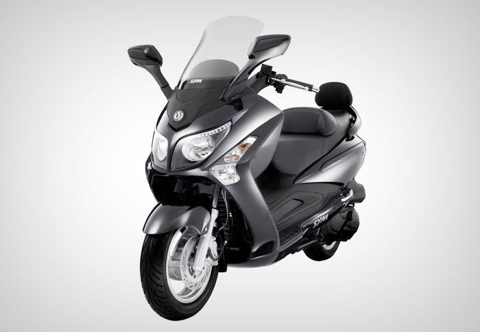 Το SYM GTS300i EVO κοστίζει πλέον 3.795 ευρώ για αγορά μετρητοίς.