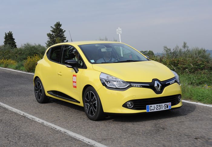 Tο νέο Clio θα αποτελέσει έναν ακόμα πόλο έλξης, για τους επισκέπτες της έκθεσης ΑΥΤΟΚΙΝΗΣΗ 2012.
