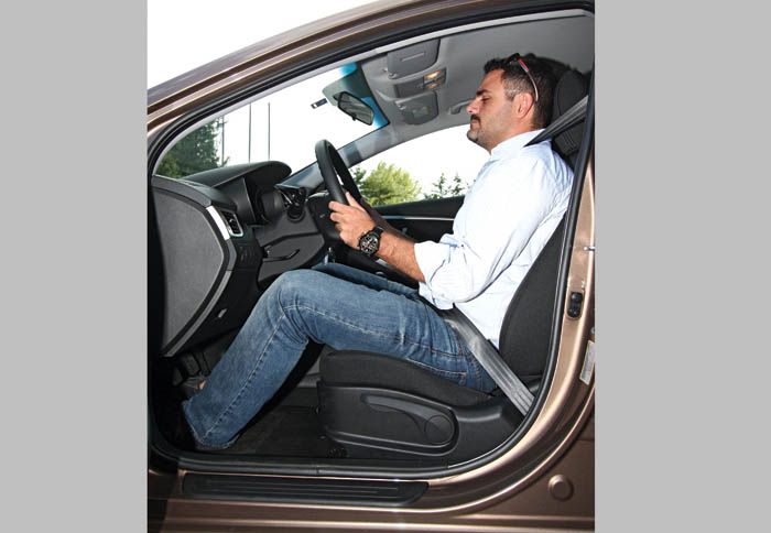 Η θέση οδήγησης έχει βελτιωθεί εντυπωσιακά σε σχέση με την προηγούμενη γενιά. Οι χώροι επιβατών και αποσκευών αποτελούν ένα από τα δυνατά στοιχεία του