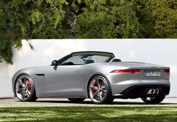 Νέα επίπεδα δυναμισμού υπόσχεται η Jaguar για την F-Type, που σχεδιαστικά δεν θα απέχει πολύ από αυτή της ειδικά επεξεργασμένης φωτογραφίας.