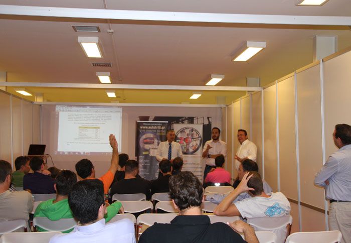 Όλοι οι παρευρισκόμενοι είχαν την ευκαιρία να εκφράσουν τις απορίες τους και να συζητήσουν με τους ειδικούς του κλάδου.