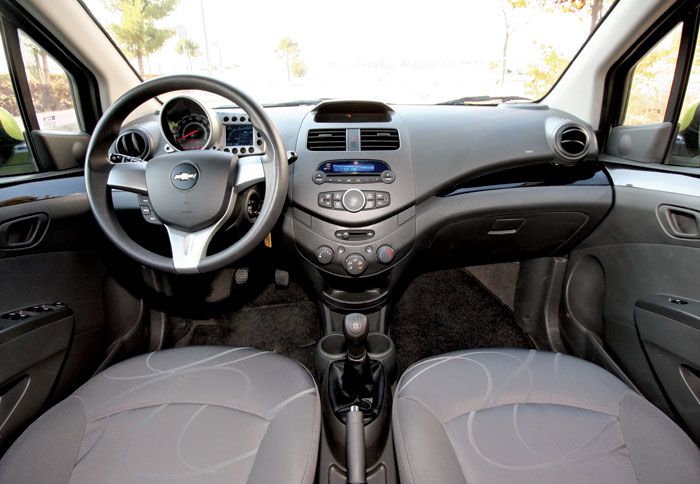 Το εσωτερικό του Spark είναι μοντέρνο, ποιοτικό και αρκετά πρακτικό.