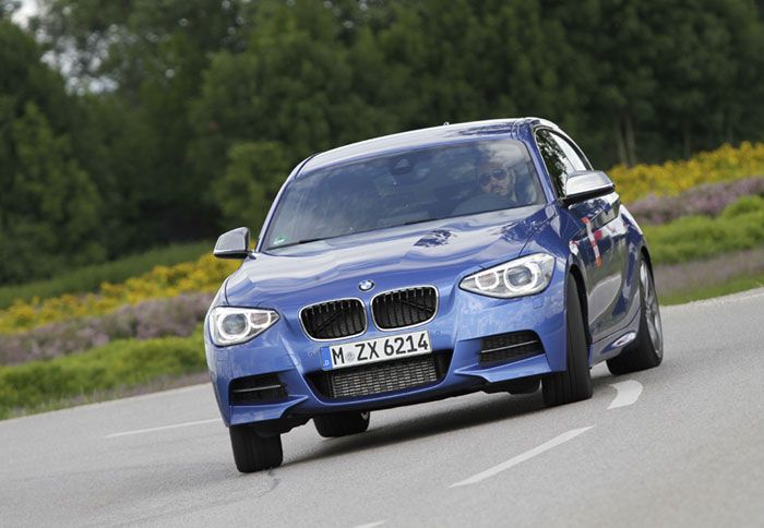 Για πρώτη φορά η BMW παρουσιάζει έκδοση Μ στη συγκεκριμένη κατηγορία, με τη Μ135i να υπόσχεται καυτές επιδόσεις.