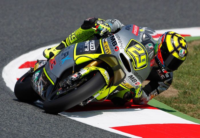 1η νίκη της αγωνιστικής σεζόν σημείωσε ο Andrea Iannone στην Catalunya στην κατηγορία Moto2.
