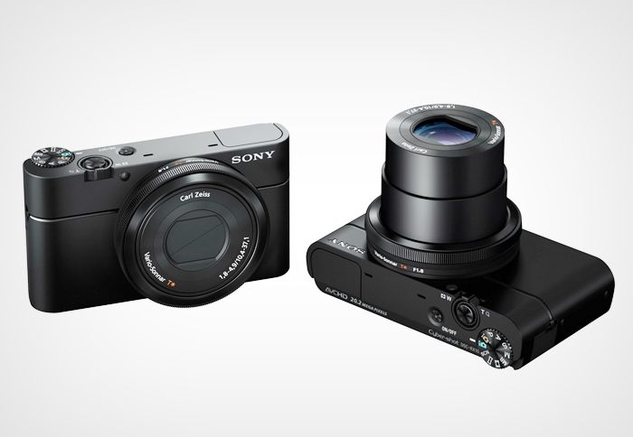 Η νέα ψηφιακή compact φωτογραφική Cyber-shot™ RX100 από τη Sony θα είναι διαθέσιμη στην αγορά από το τέλος Ιουλίου 2012.