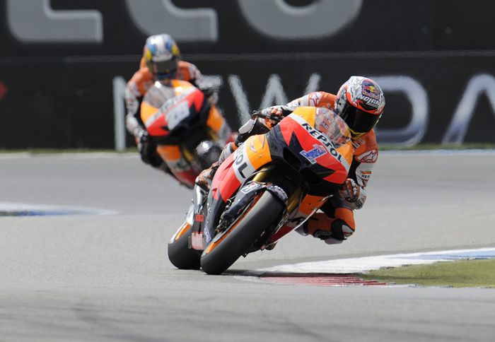 Τι αγώνας κι αυτός, στο Assen, στον «καθεδρικό ναό», όπως είναι γνωστή στους fan των αγώνων.