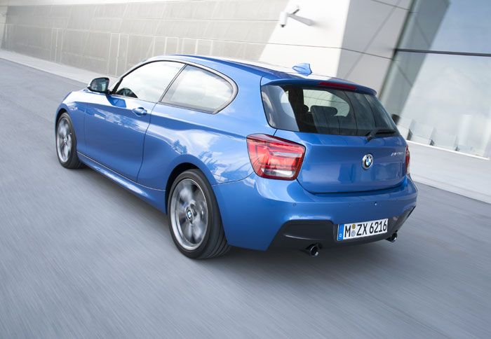Για πρώτη φορά η BMW παρουσιάζει έκδοση Μ στη συγκεκριμένη κατηγορία, με τη Μ135i να υπόσχεται καυτές επιδόσεις.