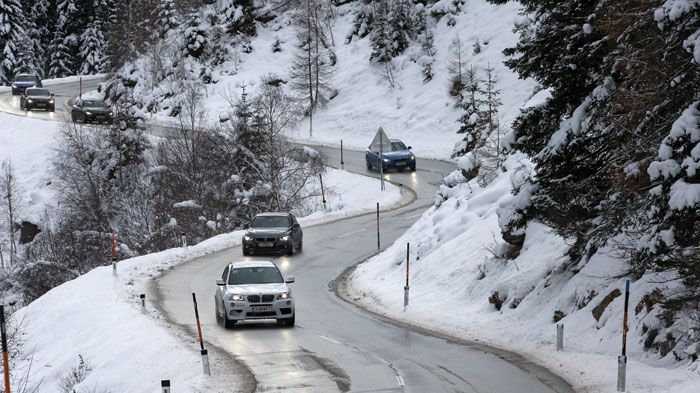 H οδήγηση των μοντέλων XDrive, πραγματοποιήθηκε στο οδικό δίκτυο του Solden, όσο και σε οριοθετημένη πίστα, στην οποία έλαβαν χώρα όλες οι δοκιμασίες 