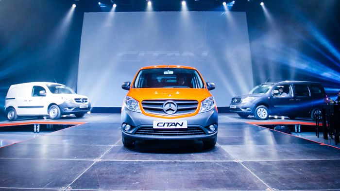 Μέσα σε κλίμα ενθουσιασμού, το νέο mini van των ελαφρών επαγγελματικών οχημάτων της Mercedes-Benz κατέπληξε τους παρευρισκομένους.
