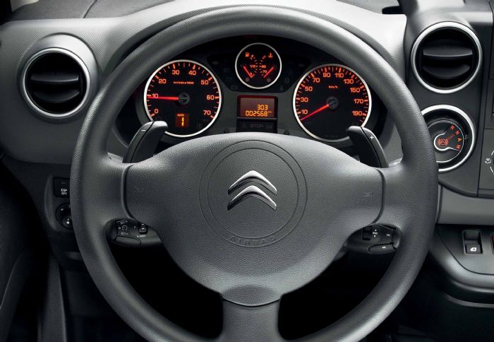 Μια από τις σημαντικότερες αλλαγές του Berlingo facelift είναι η προσθήκη του αυτόματου κιβωτίου των έξι σχέσεων.