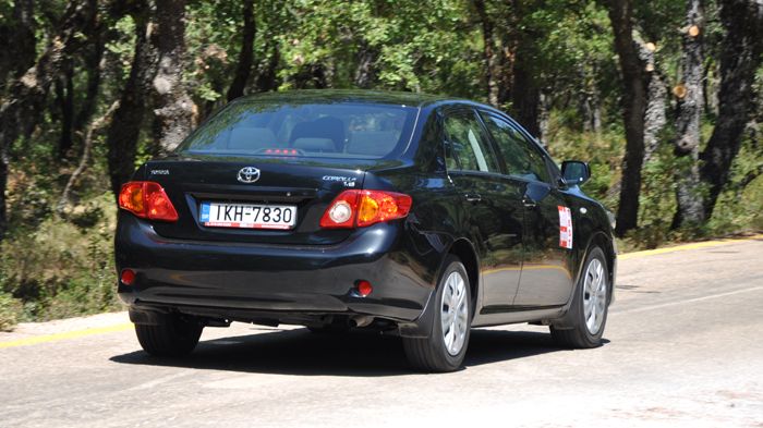 Ουδέτερη είναι η οδική συμπεριφορά του Corolla δίνοντας έμφαση στην ασφάλεια.