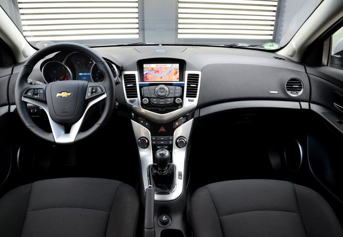 Tο εσωτερικό είναι καλοφτιαγμένο και κυρίως ιδιαίτερα πρακτικό.