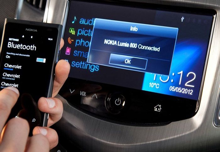 Το σύστημα MyLink  διαθέτει έγχρωμη οθόνη αφής 7 ιντσών και φέρνει τις ικανότητες ενός smartphone μέσα στο αυτοκίνητο.