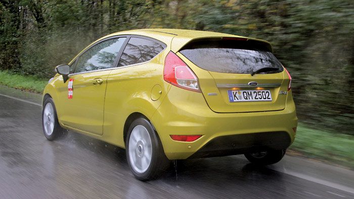 Το ανανεωμένο Ford Fiesta θα βρίσκεται στις εκθέσεις των διανομέων της φίρμας στην Ελλάδα τον ερχόμενο Ιανουάριο. 