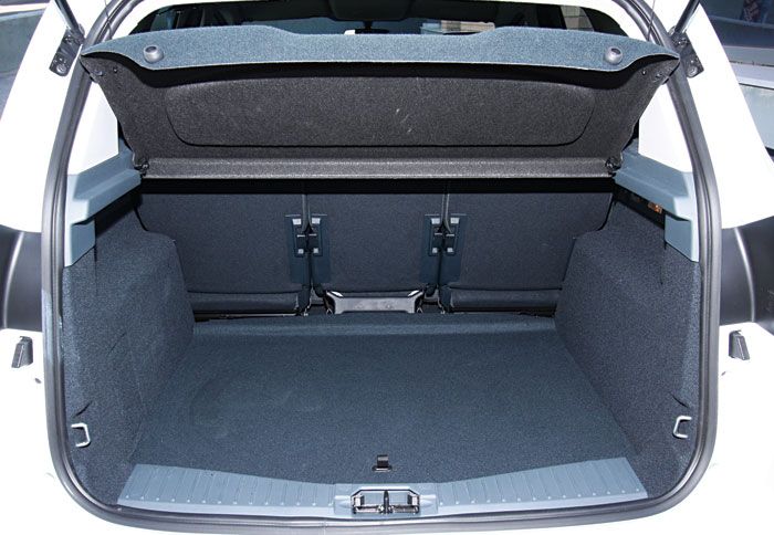 Ο χώρος αποσκευών με 432 λίτρα συμπληρώνει ιδανικά την άνεση του πίσω καθίσματος με τις πολυμορφικές ικανότητες. 