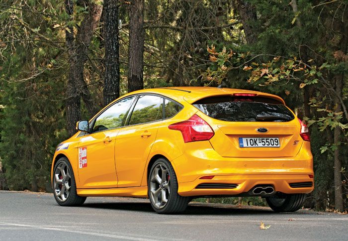 Το Focus ST είναι μια 
φρέσκια «καυτή» πρόταση, που αφήνει πίσω τον 
χλιαρό GT μανδύα.