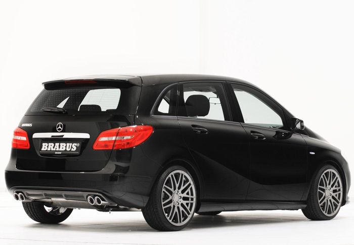 Οι τροχοί του βελτιωμένου μοντέλου θα φτάνουν τις 19 ίντσες, ενώ θα διαθέτει νέα ανοξείδωτη εξάτμιση με 2πλές χρωμιωμένες απολήξεις.