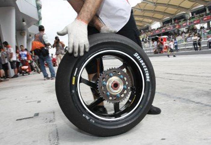 Στη Jerez θα υπάρχει νέο μπροστινό ελαστικό με γόμα λίγο πιο σκληρή.
