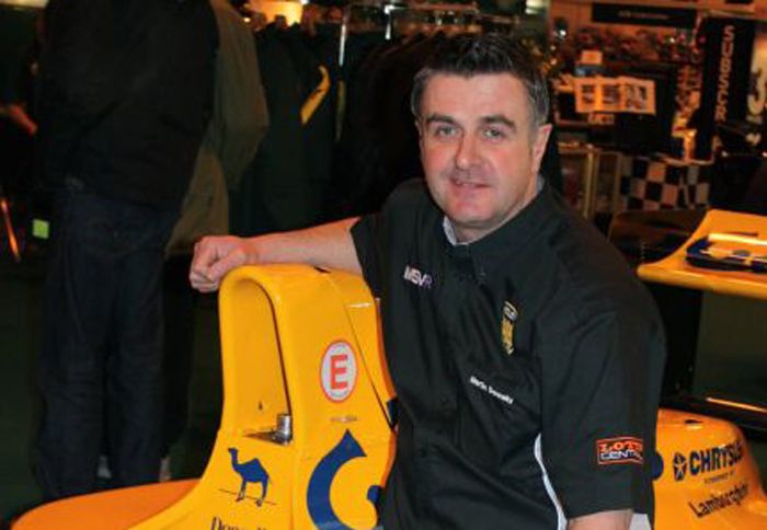 O Martin Donnelly έχει 13 εκκινήσεις στη Formula 1 και την αρχή του την έκανε το 1989 με την ομάδα της Αrrows.