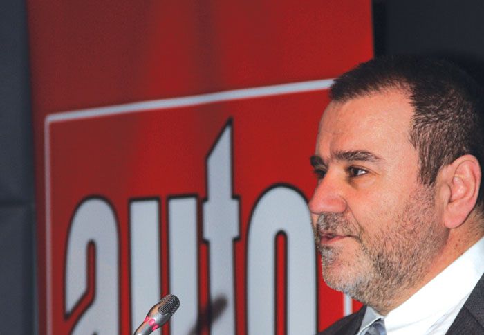 Γ.Τριανταφύλλης, Διευθυντής Περιοδικών Αυτοκινήτου της Auto Τρίτη  Α.Ε.«Το Auto Τρίτη προηγείται των εξελίξεων»