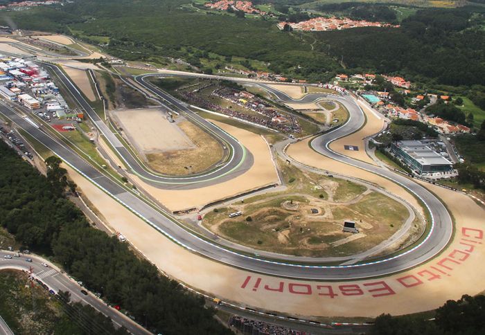 Μέσα στο καλεντάρι του 2012 το Estoril.