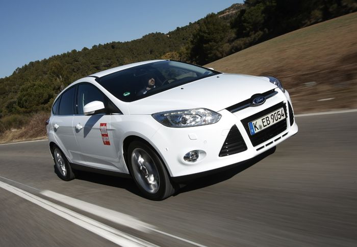 Η υψηλή ποιότητα κύλισης, η ασφάλεια και η πολύ καλή οδηγική αίσθηση, παραμένουν χαρακτηριστικά γνωρίσματα για το Focus.