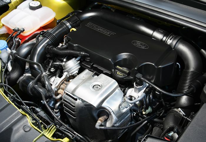 Εξαιρετικά compact σε διαστάσεις, με turbo, άμεσο ψεκασμό και μεταβλητό χρονισμό των βαλβίδων έρχεται ο νέος 3κύλινδρος 1.000άρης EcoBoost.