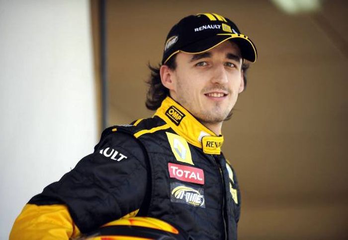 Ο Robert Kubica χτύπησε ξανά το τραυματισμένο του πόδι, καθυστερώντας έτσι την ανάρρωσή του κατά 1 μήνα.