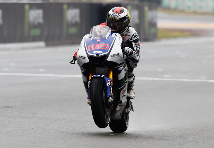 H ομάδα της Yamaha θα προσπαθήσει να λύση το πρόβλημα της M1 τη Δευτέρα στις προγραμματισμένες δοκιμές στη Βαρκελώνη.