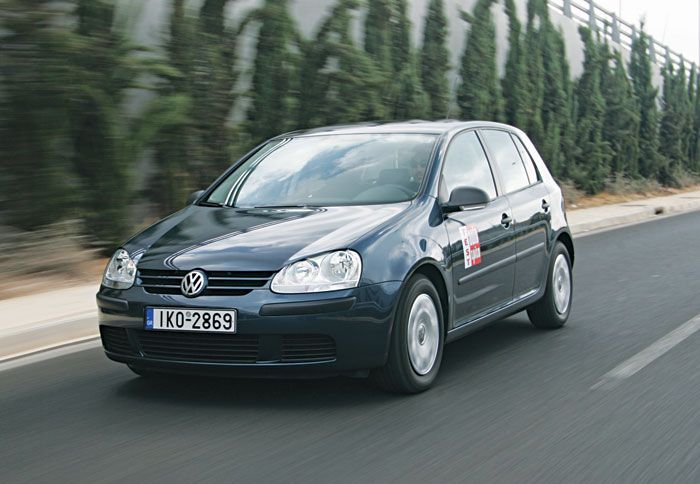 Το VW Golf είναι μεν πιο τσιμπημένο στην αγορά του, προσφέρει όμως ποιότητα, επιδόσεις και χαμηλή κατανάλωση.