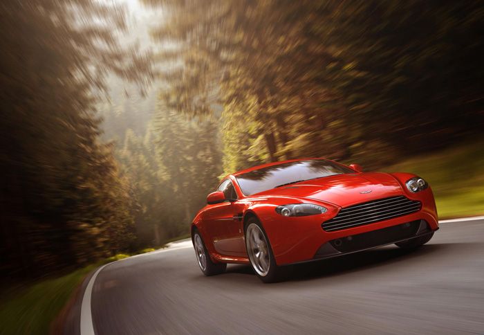 Ο V8 κινητήρας της Vantage αποδίδει 436 ίππους και 490 Nm ροπή.